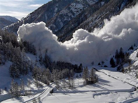 Snow avalanche (3) - sound effect