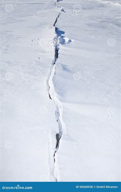 Snow avalanche, ice crack - sound effect