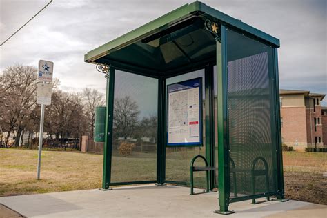 Bus stop: entrance, boarding, departure - sound effect