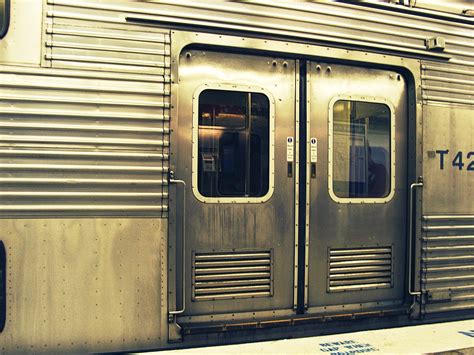 Train door - sound effect