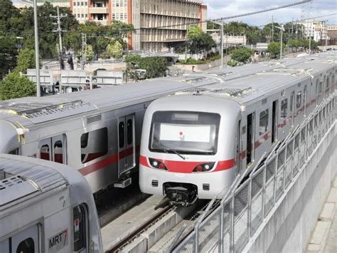 Metro train, in the subway - sound effect