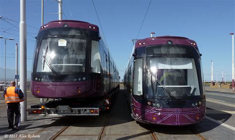 Tram arrives and departs with a bell (2) - sound effect