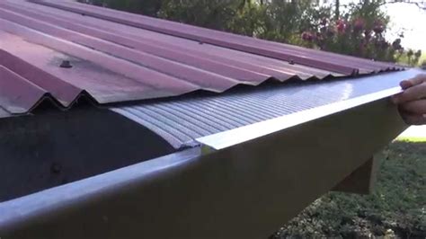 Rain on a corrugated iron roof - sound effect