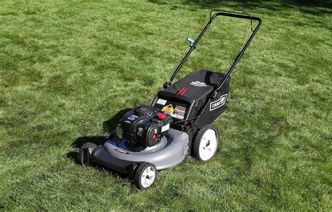 Gas lawn mower, grass cutting (3) - sound effect