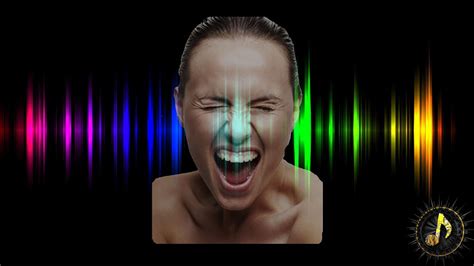 Female scream, stereo effect from left to right - sound effect