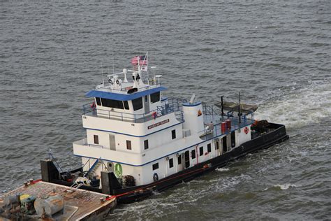 Towboat: move, remove, steam horn - sound effect