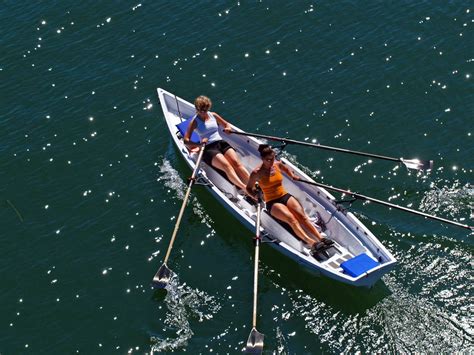 Rowing boat goes on oars (2) - sound effect