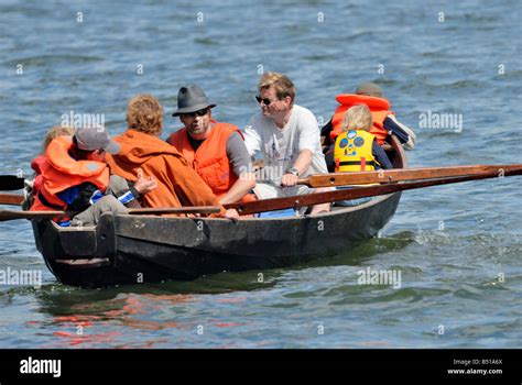 Rowing boat goes on oars (2) - sound effect