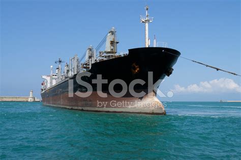 Ship entering the harbor - sound effect
