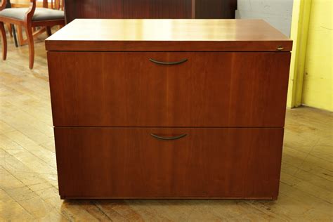 Wooden filing cabinet in the office - sound effect