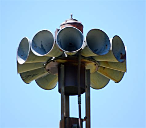 Air raid siren, air raid alert - sound effect
