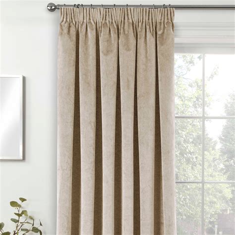 Door curtain creak - sound effect