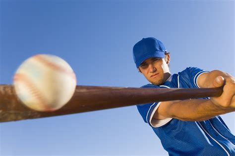 Baseball, hitting the ball - sound effect