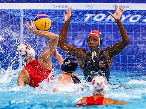 Water polo game, cheers from the audience - sound effect