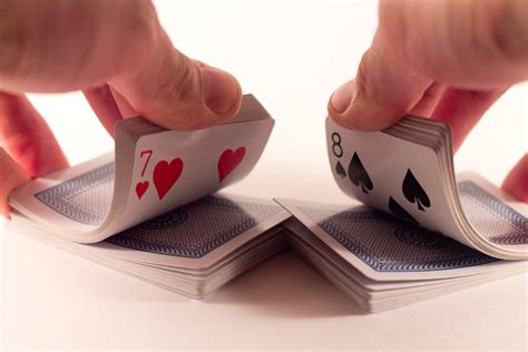 Card deck, card shuffling - sound effect