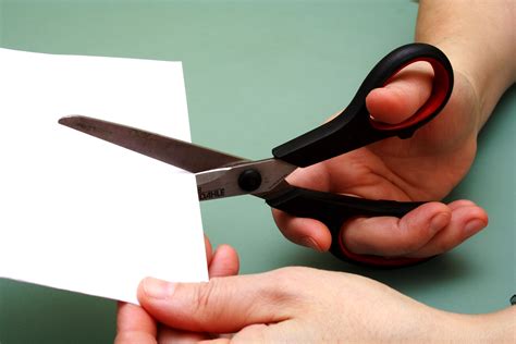 Cutting paper with scissors (2) - sound effect