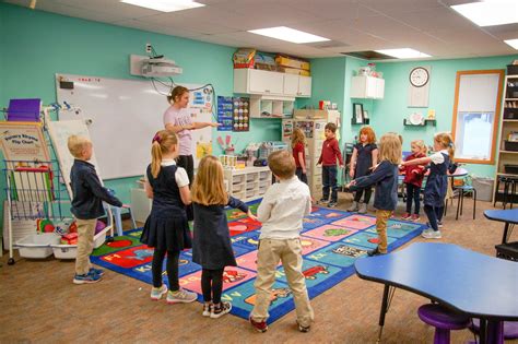 Kindergarten: game with teachers - sound effect