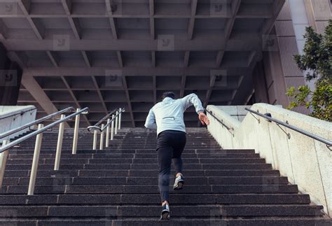 Running up the concrete stairs - sound effect