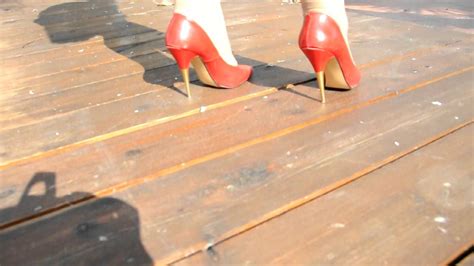 Heels on a wooden surface - sound effect