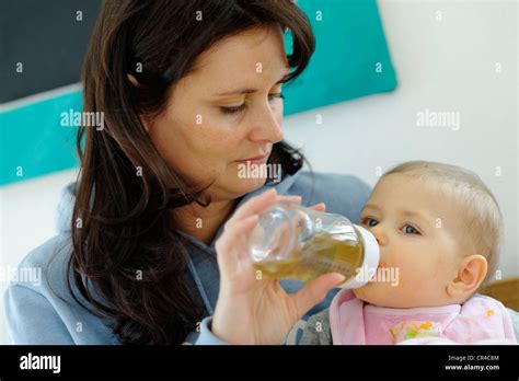 Girl 6 months drinking from a glass - sound effect