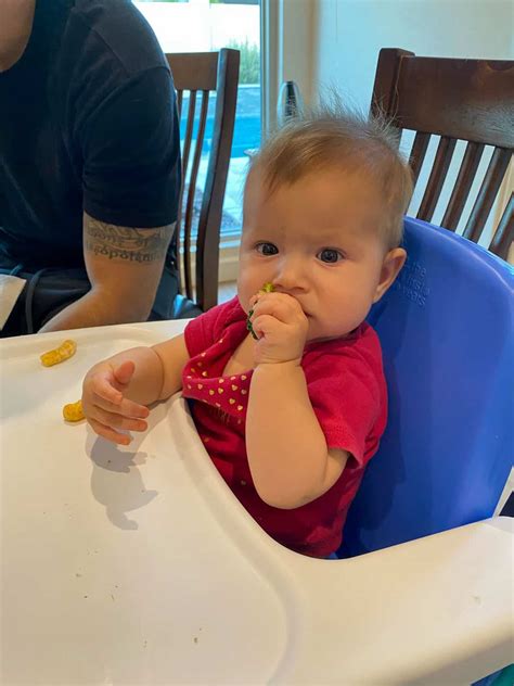 Girl 7 months, naughty (whim) - sound effect
