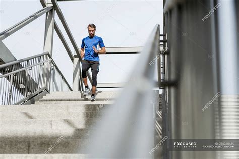 Running down the concrete stairs - sound effect