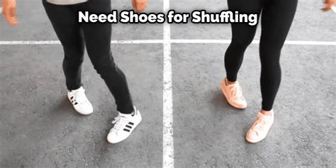 Shoe shuffling in the mud - sound effect