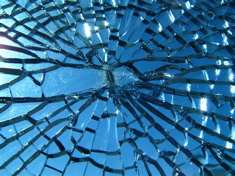 Cracked glass - sound effect