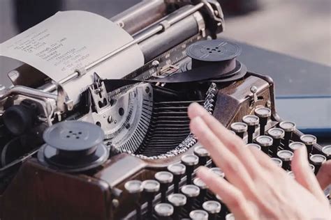 Working on a typewriter - sound effect