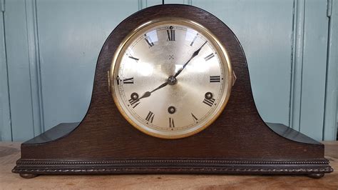 Ticking of mantel clock - sound effect