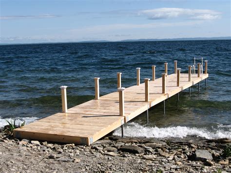 Docks, pier: loading containers - sound effect