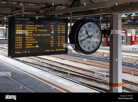 Train departure - sound effect