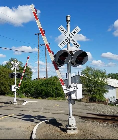 Signal at the railway crossing - sound effect