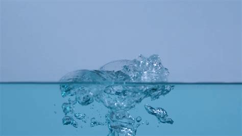 Boiling water, bursting bubbles - sound effect