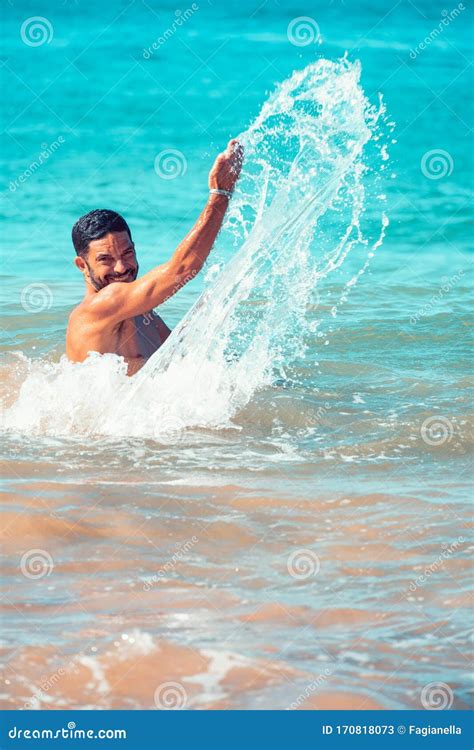 Man splashing in water - sound effect