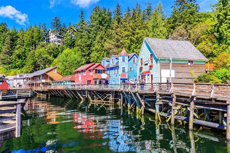 Water splash, remote seaside town - sound effect