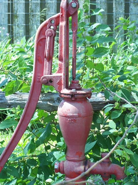 Antique hand pump, water pump - sound effect