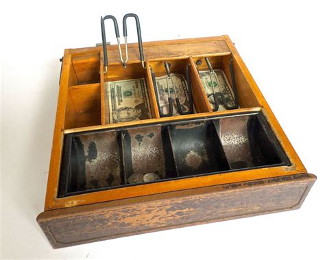 Old cash register, cash drawer - sound effect