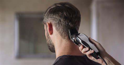 Hair cutting with an electric clipper - sound effect