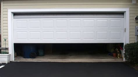 Garage door opens and closes - sound effect