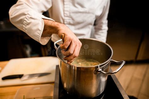 Soup is stirred in a bowl (2) - sound effect