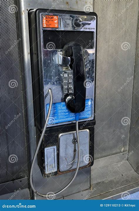 Pay phone: dial all digits - sound effect