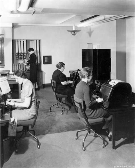 Teletype room: voices, office, news room - sound effect