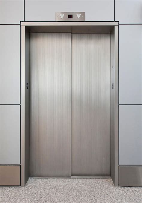 Elevator doors - sound effect