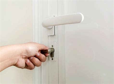 Door lock, turn and unlock - sound effect