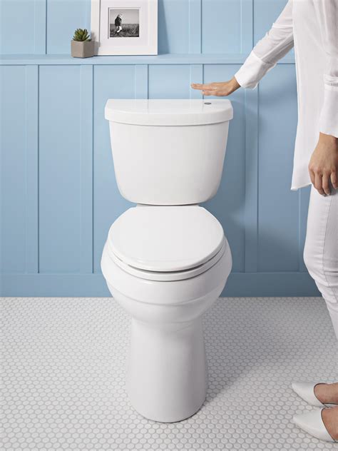 Home toilet: flushing and filling the tank - sound effect