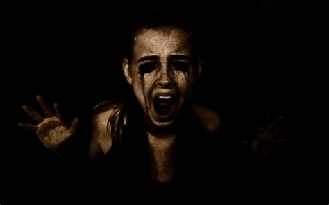Horror, female cry - sound effect