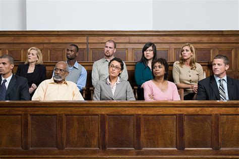In the courtroom, a crowd of people - sound effect