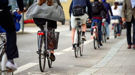 Bike picks up speed - sound effect