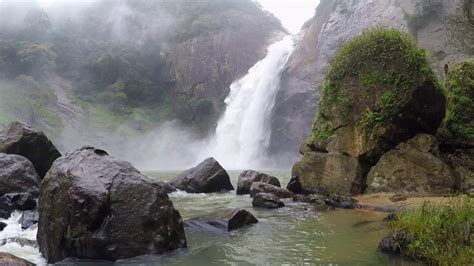 Water falls from a height, a heavy waterfall - sound effect